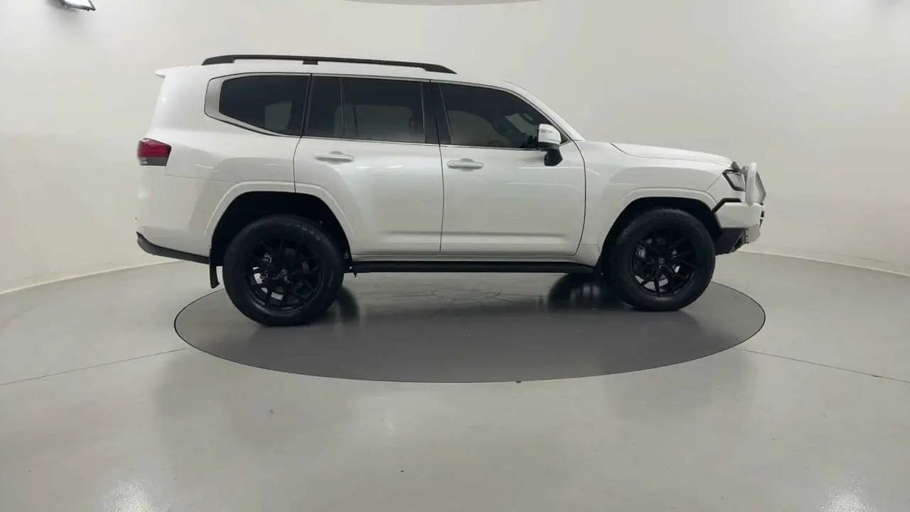 2022 Toyota Landcruiser Gallery Image 6