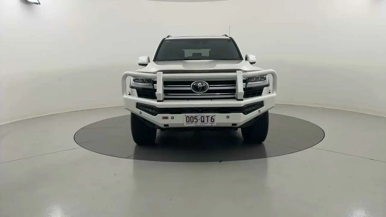 2022 Toyota Landcruiser Gallery Image 8