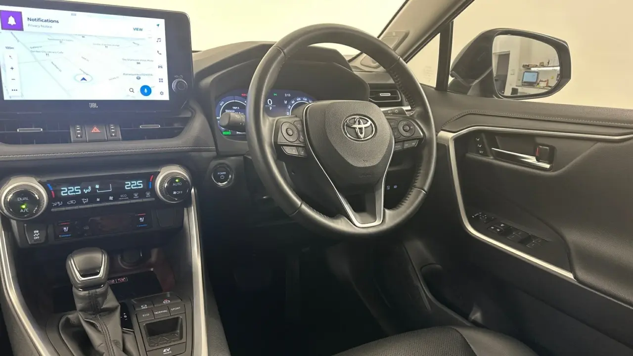 2024 Toyota RAV4 Gallery Image 13