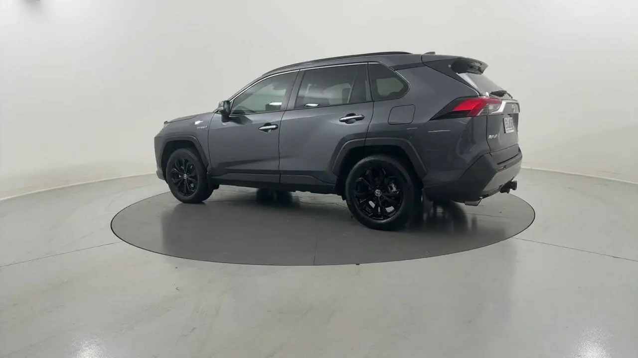 2024 Toyota RAV4 Gallery Image 3