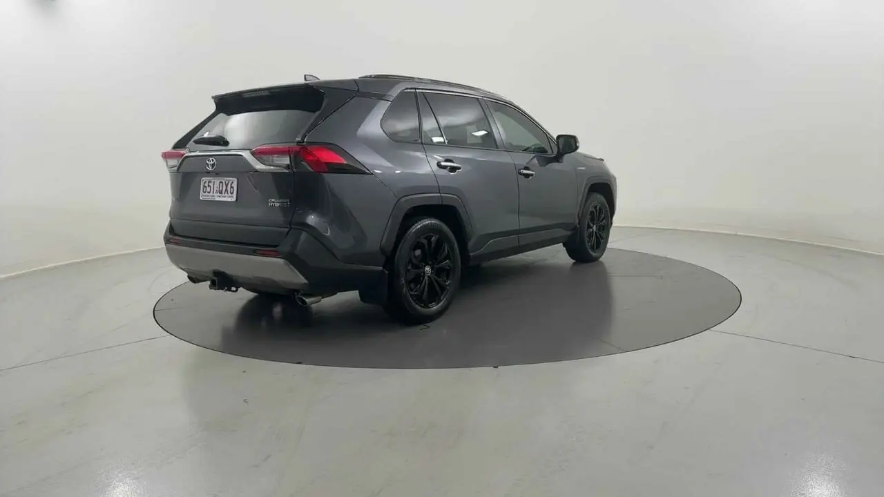2024 Toyota RAV4 Gallery Image 5