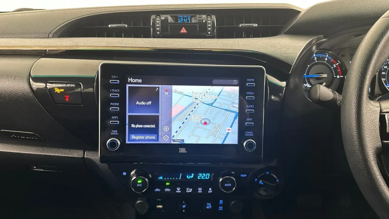 2021 Toyota Hilux Gallery Image 13