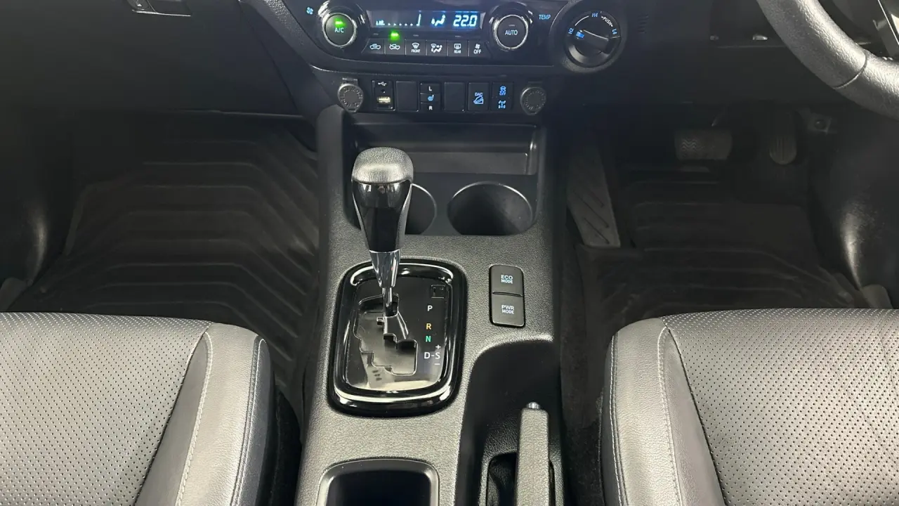 2021 Toyota Hilux Gallery Image 14