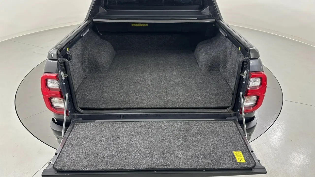 2021 Toyota Hilux Gallery Image 18