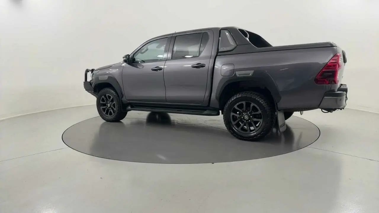 2021 Toyota Hilux Gallery Image 3