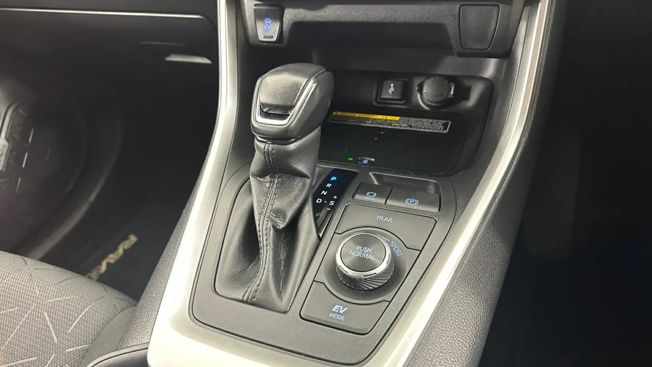2021 Toyota RAV4 Gallery Image 15