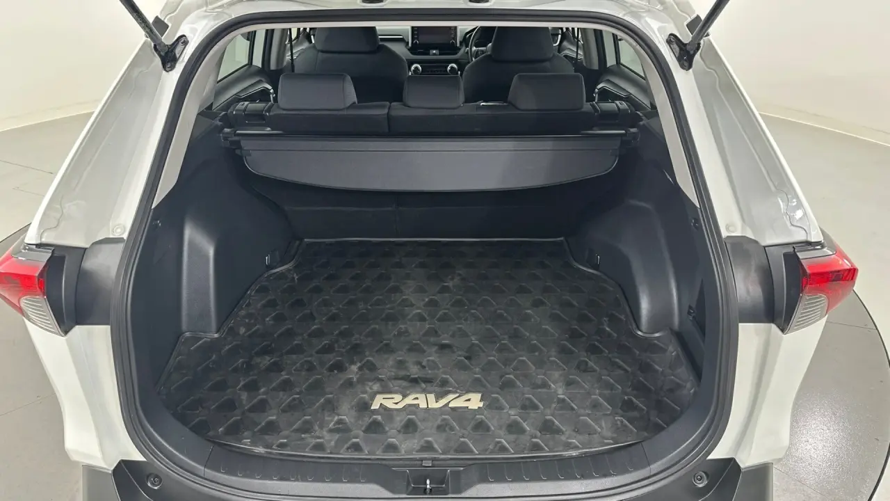 2021 Toyota RAV4 Gallery Image 19