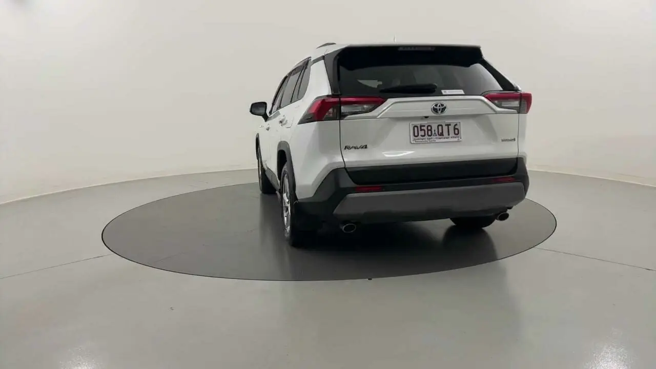 2021 Toyota RAV4 Gallery Image 4