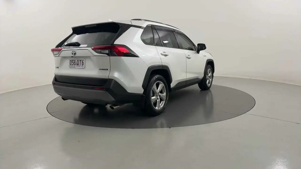 2021 Toyota RAV4 Gallery Image 5