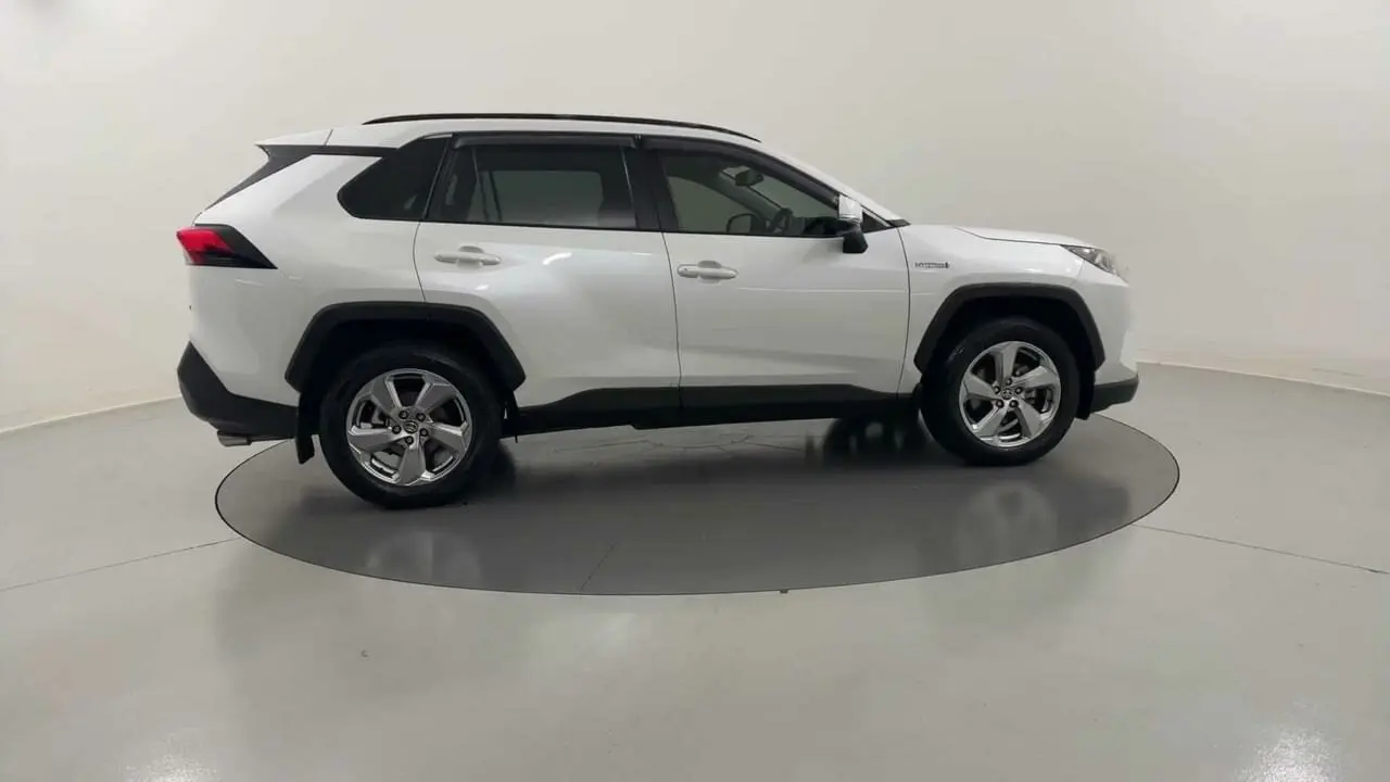 2021 Toyota RAV4 Gallery Image 6
