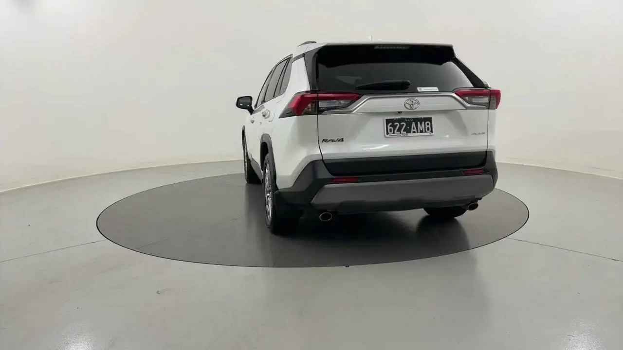 2020 Toyota RAV4 Gallery Image 4