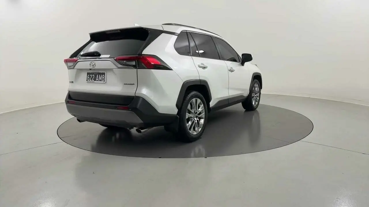 2020 Toyota RAV4 Gallery Image 5