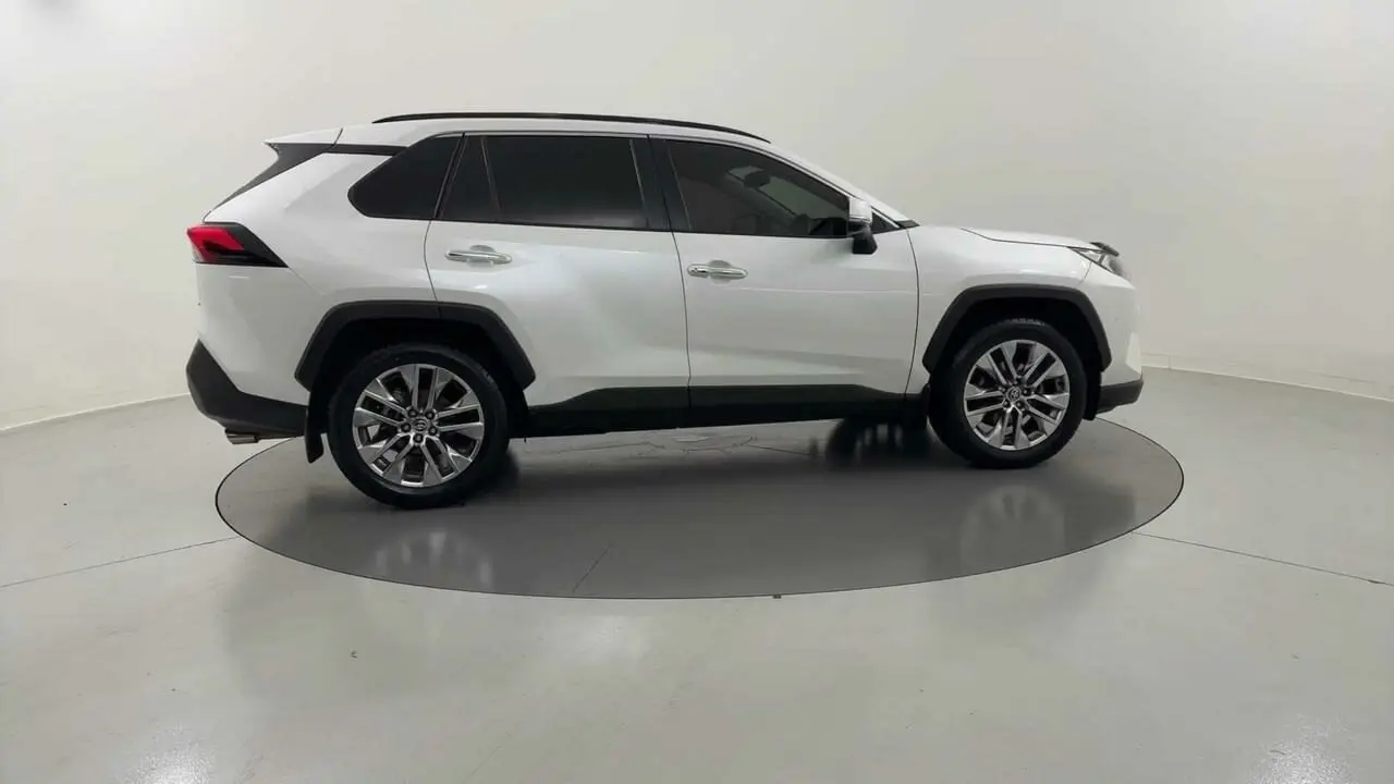 2020 Toyota RAV4 Gallery Image 6