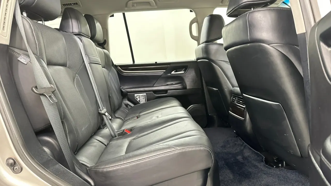 2020 Lexus LX450D Gallery Image 17