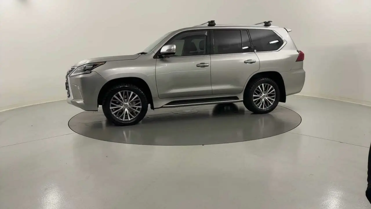 2020 Lexus LX450D Gallery Image 2