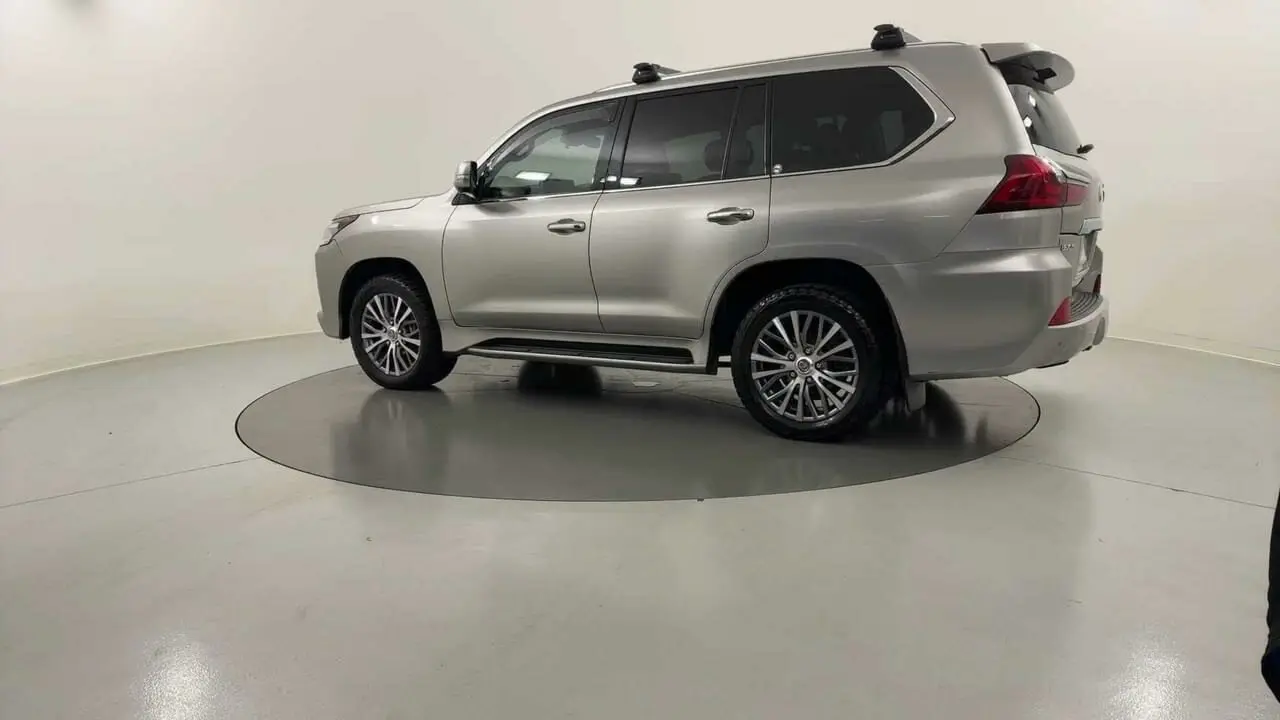 2020 Lexus LX450D Gallery Image 3