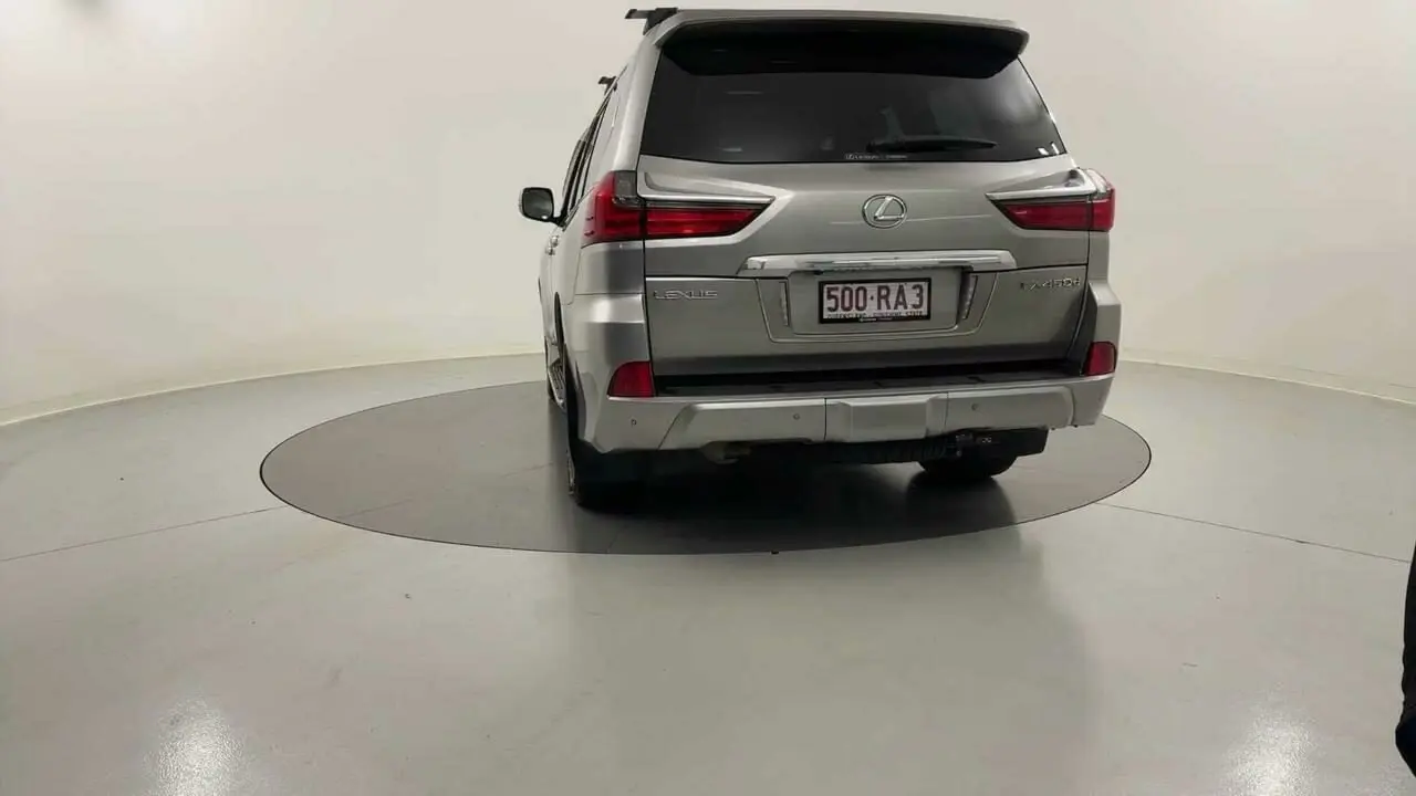 2020 Lexus LX450D Gallery Image 4
