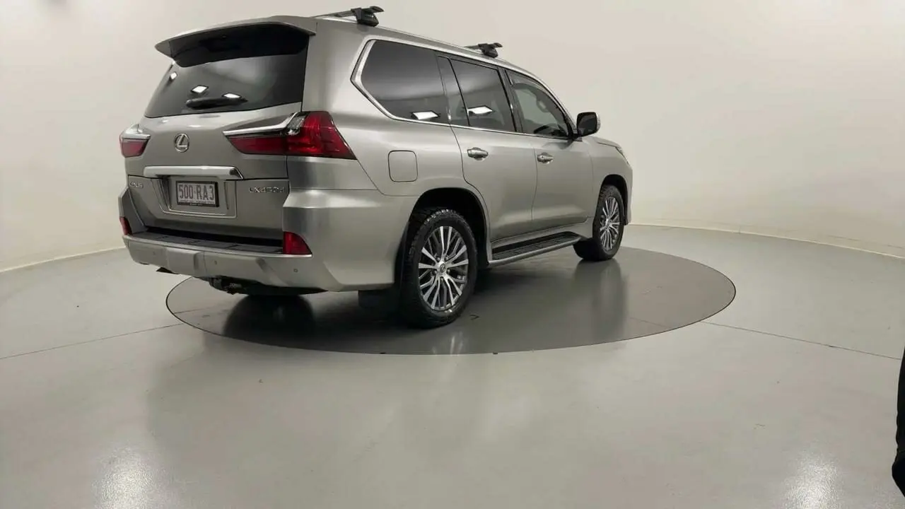 2020 Lexus LX450D Gallery Image 5