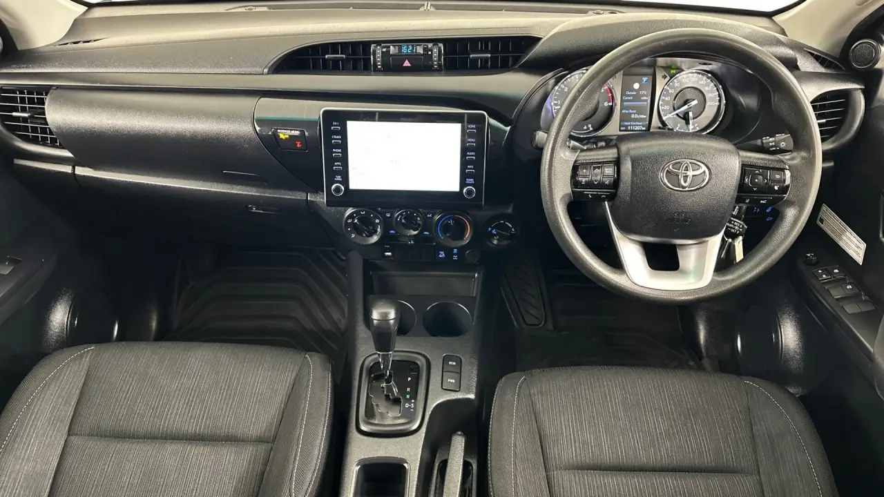 2022 Toyota Hilux Gallery Image 11