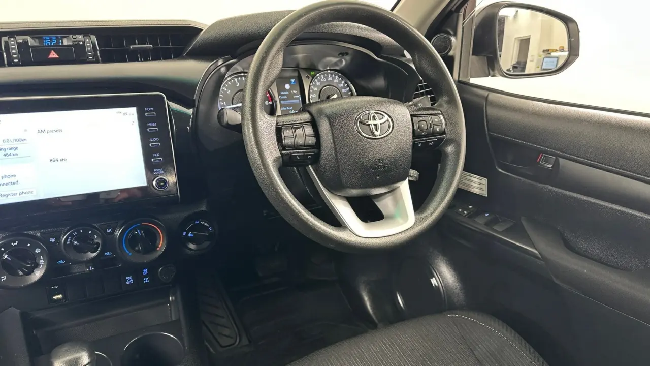 2022 Toyota Hilux Gallery Image 14