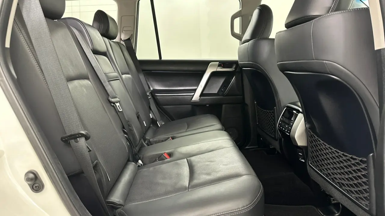 2021 Toyota Landcruiser Prado Gallery Image 16