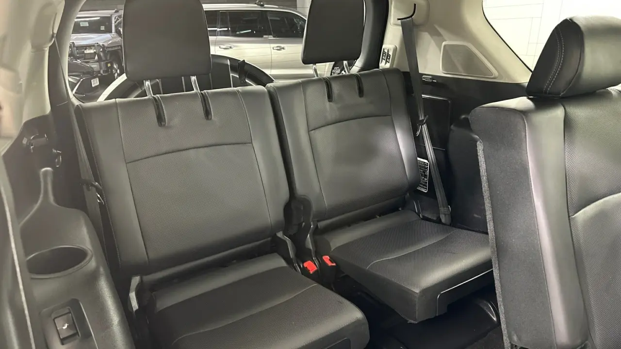 2021 Toyota Landcruiser Prado Gallery Image 17