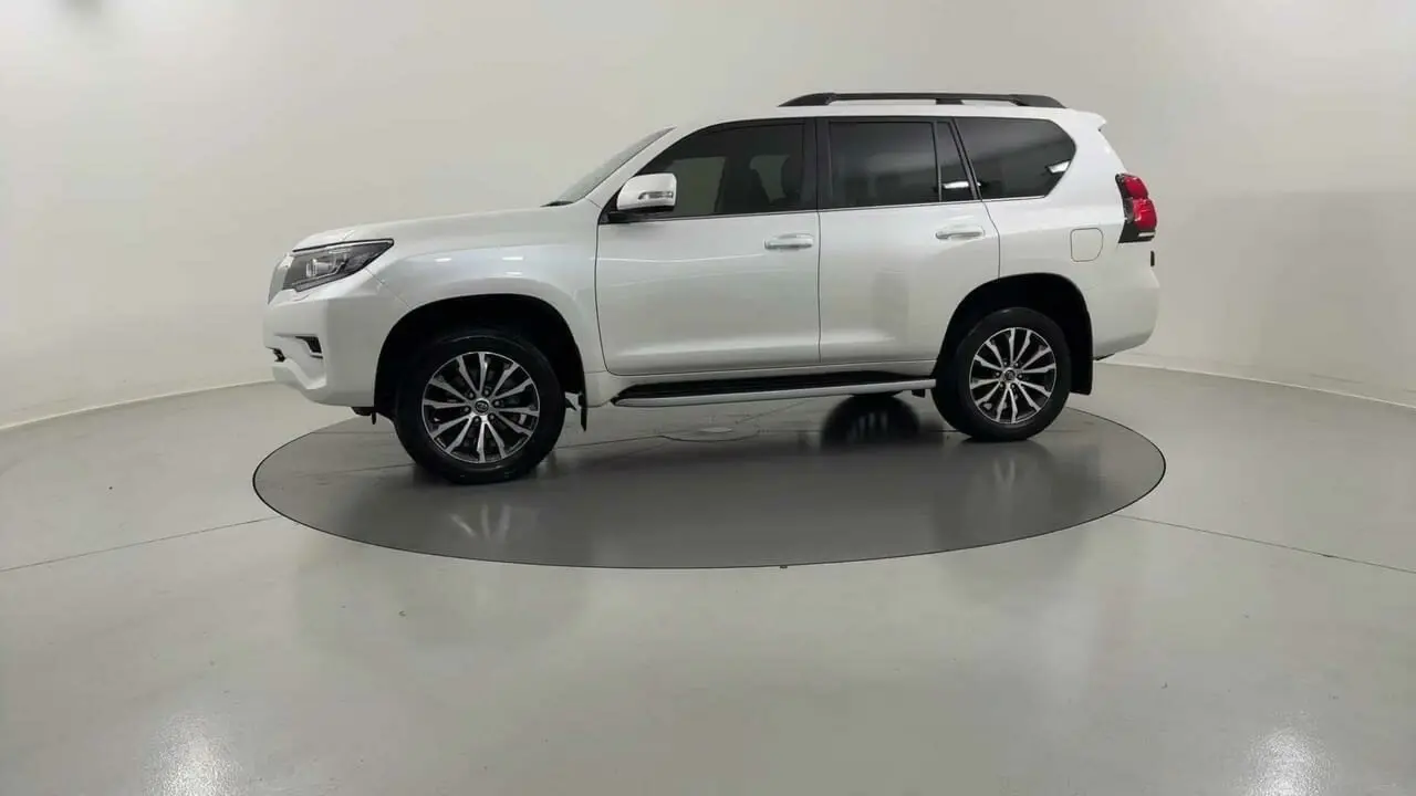 2021 Toyota Landcruiser Prado Gallery Image 2