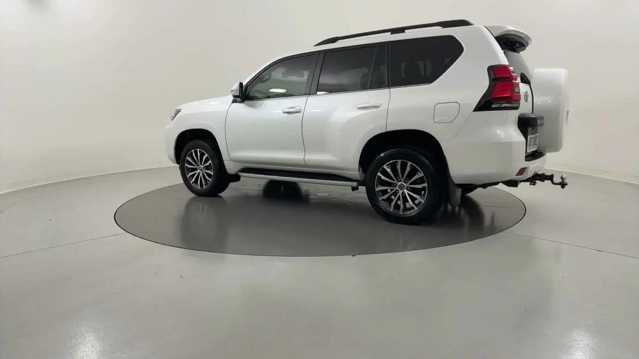 2021 Toyota Landcruiser Prado Gallery Image 3