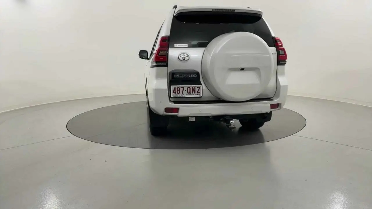 2021 Toyota Landcruiser Prado Gallery Image 4