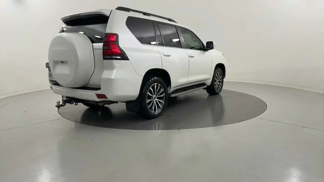 2021 Toyota Landcruiser Prado Gallery Image 5