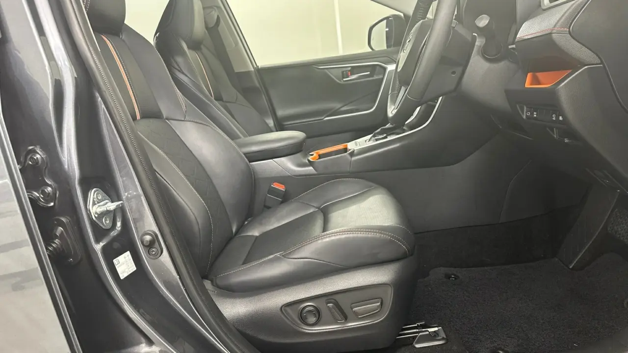 2023 Toyota RAV4 Gallery Image 16