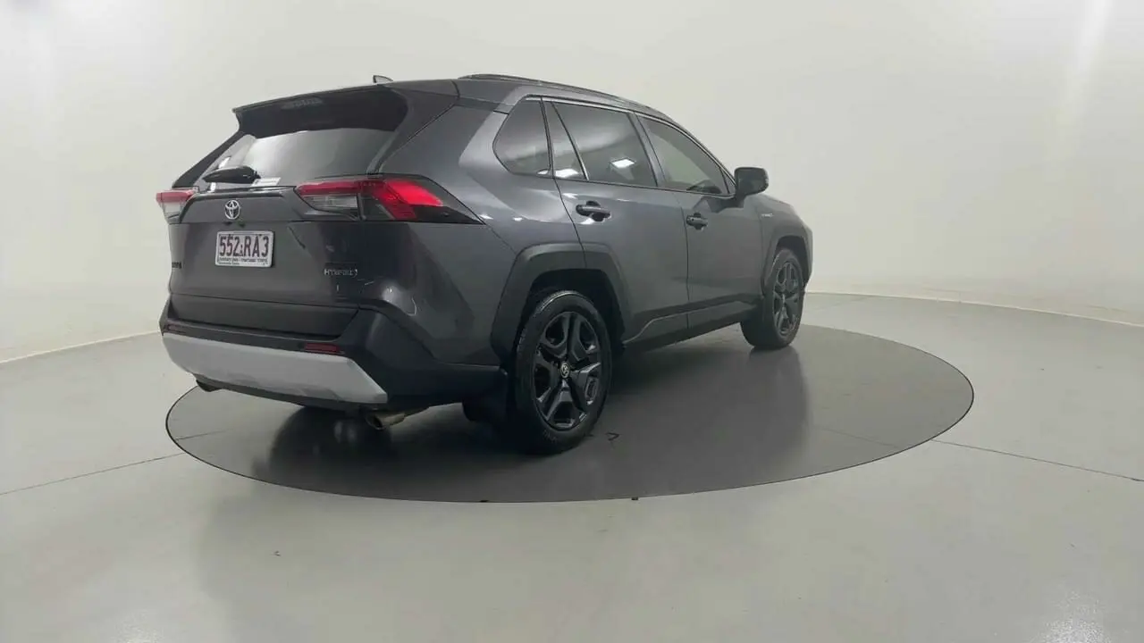 2023 Toyota RAV4 Gallery Image 5