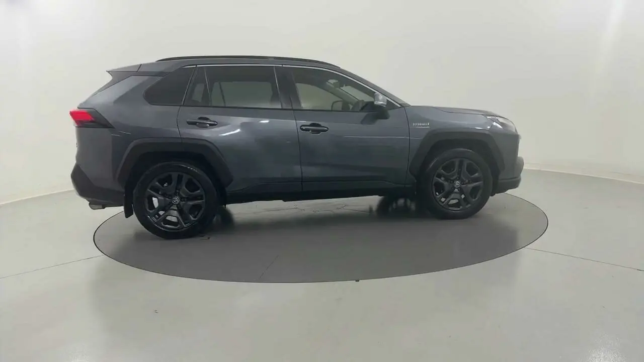 2023 Toyota RAV4 Gallery Image 6