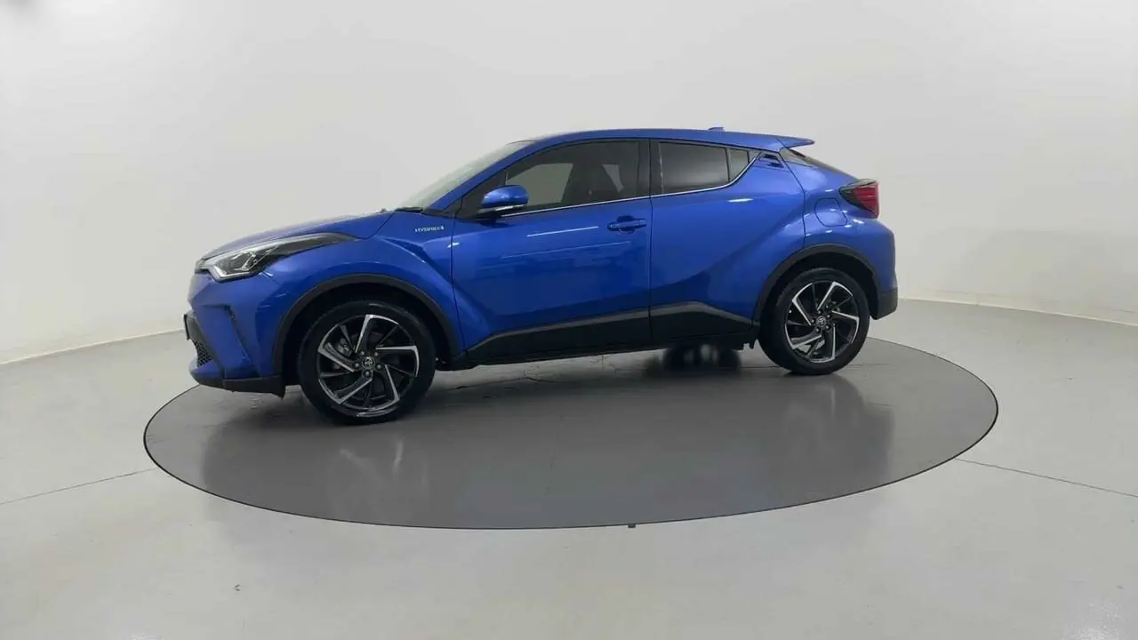 2021 Toyota C-HR Gallery Image 2