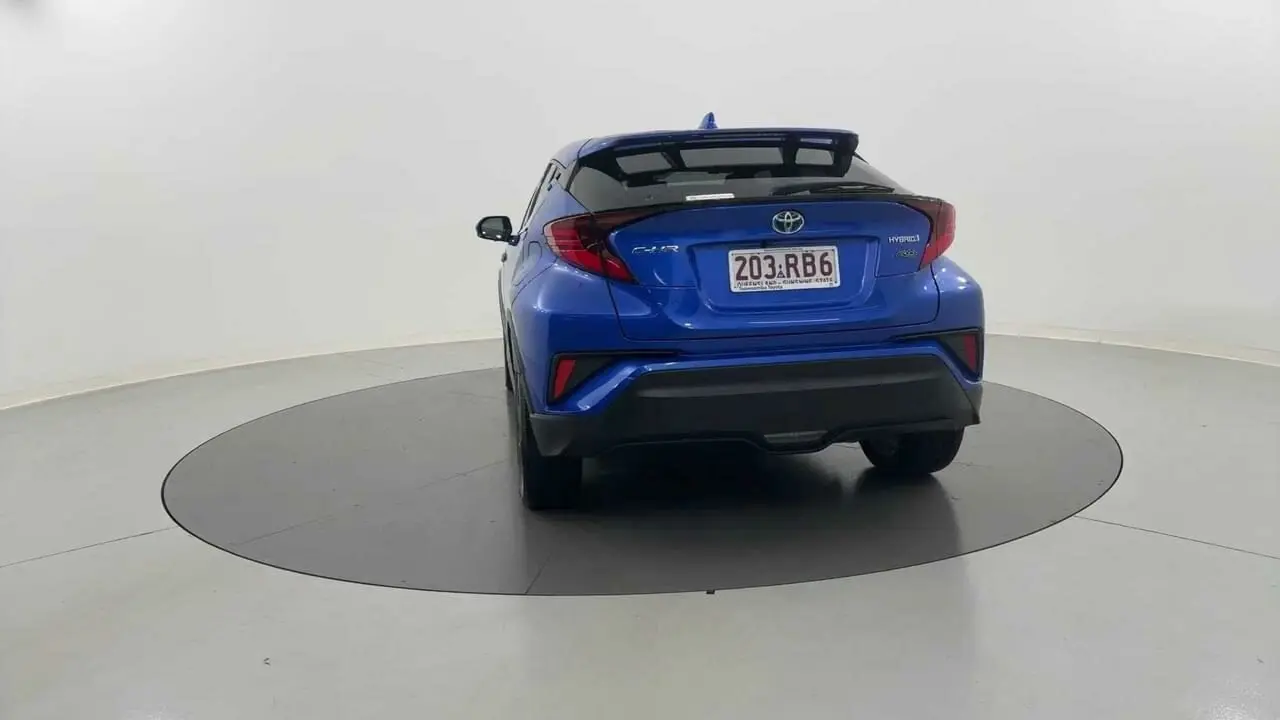 2021 Toyota C-HR Gallery Image 4