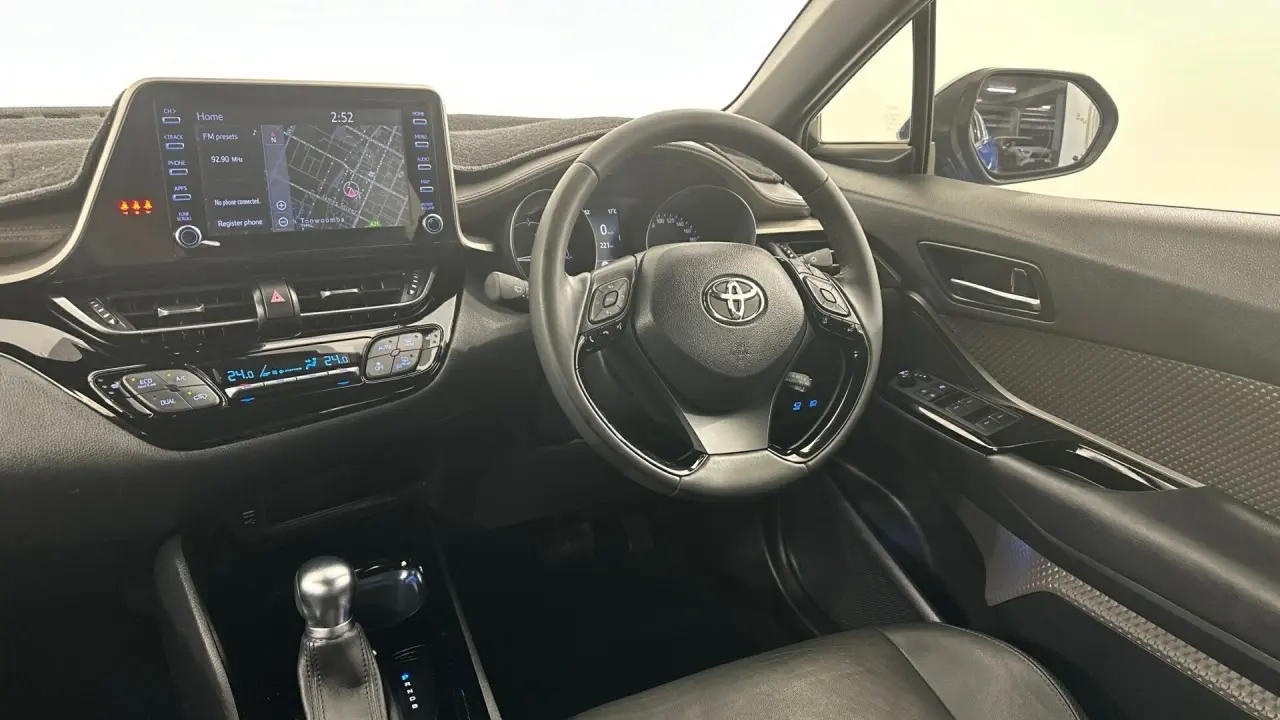 2021 Toyota C-HR Gallery Image 9