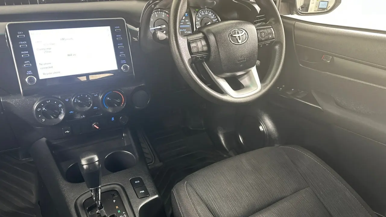 2023 Toyota Hilux Gallery Image 13