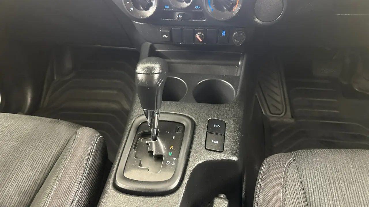 2023 Toyota Hilux Gallery Image 14