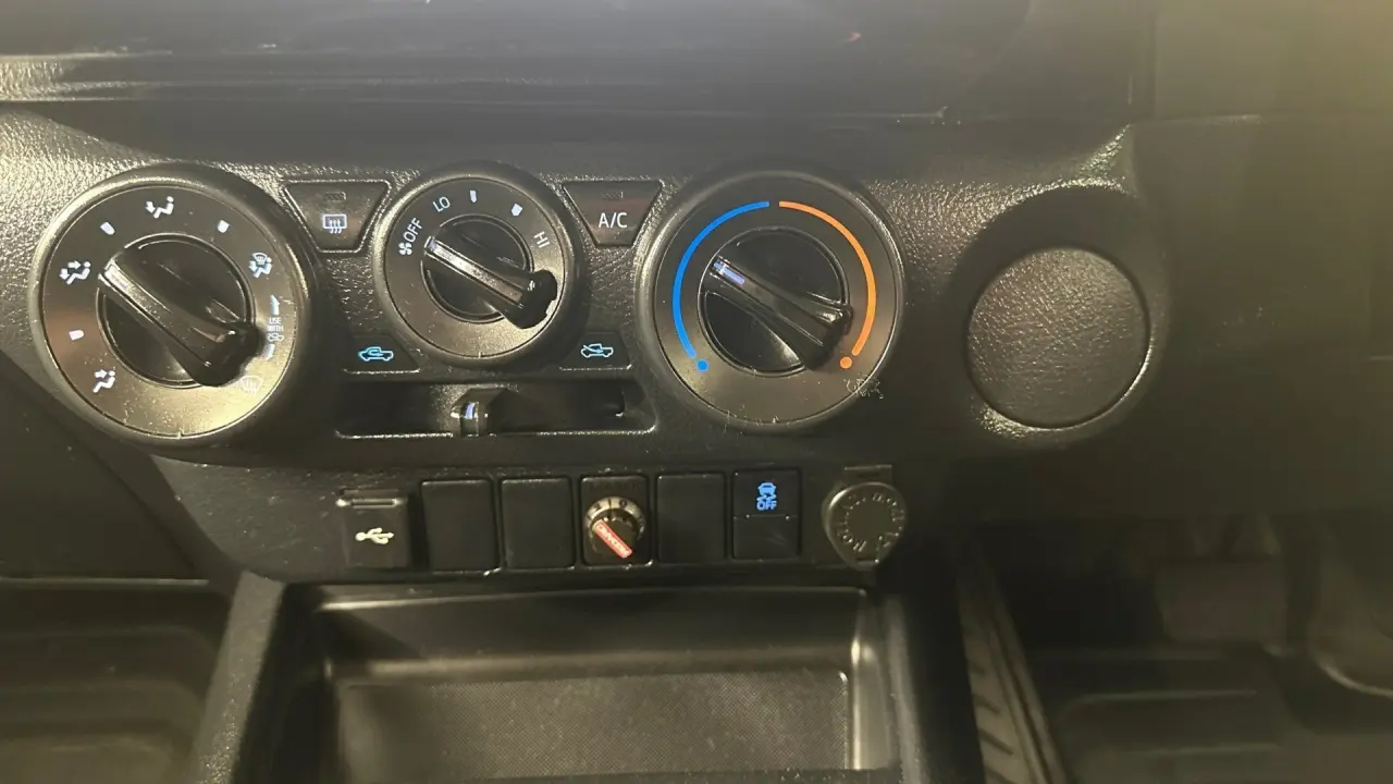 2023 Toyota Hilux Gallery Image 15