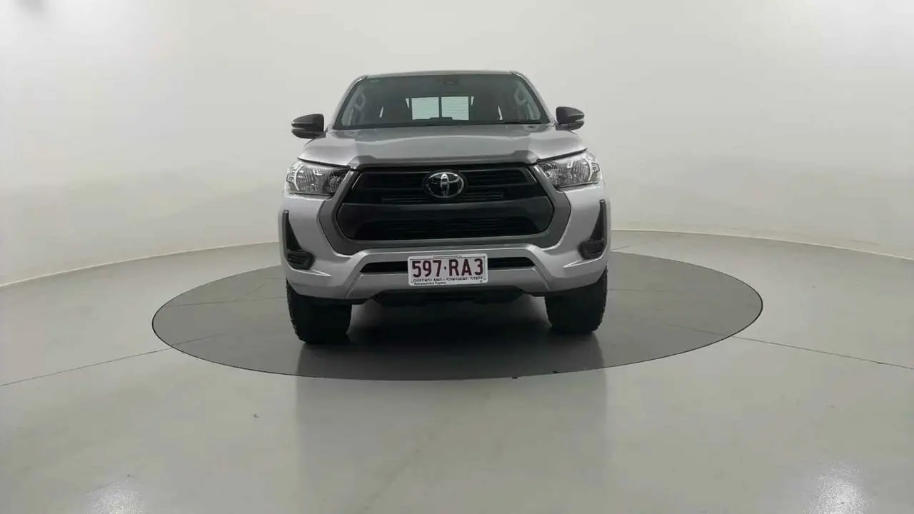 2023 Toyota Hilux Gallery Image 8