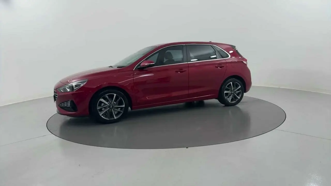 2021 Hyundai i30 Gallery Image 2