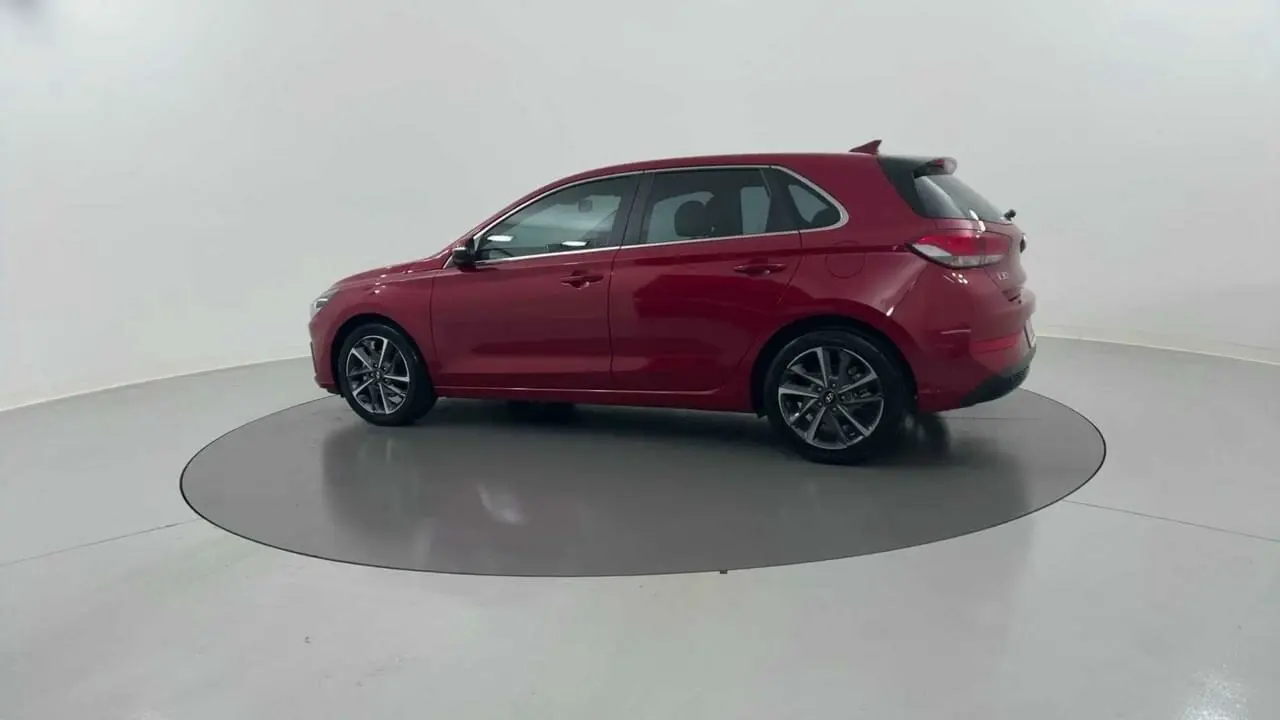 2021 Hyundai i30 Gallery Image 3