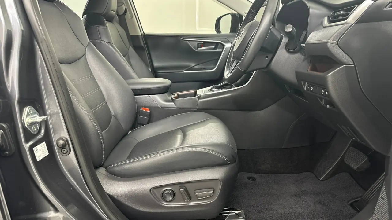2024 Toyota RAV4 Gallery Image 15