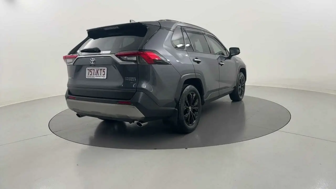 2024 Toyota RAV4 Gallery Image 5