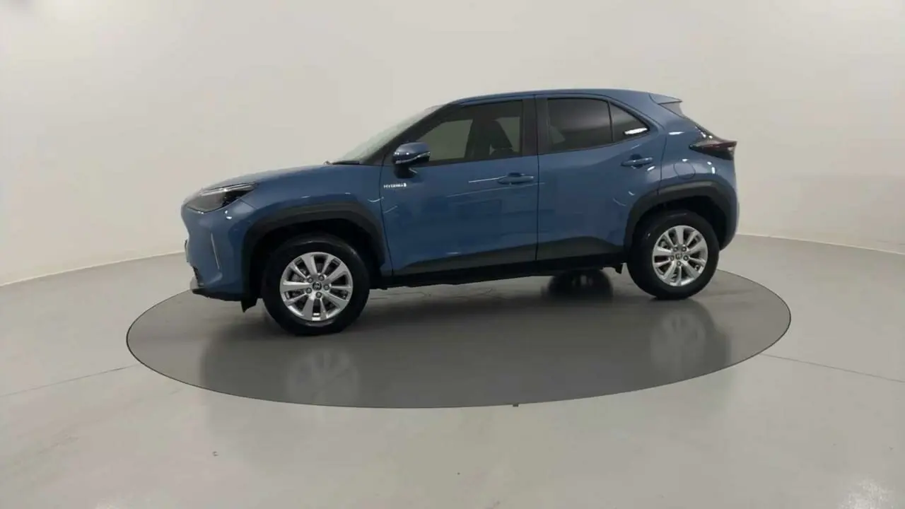 2023 Toyota Yaris Cross Gallery Image 2