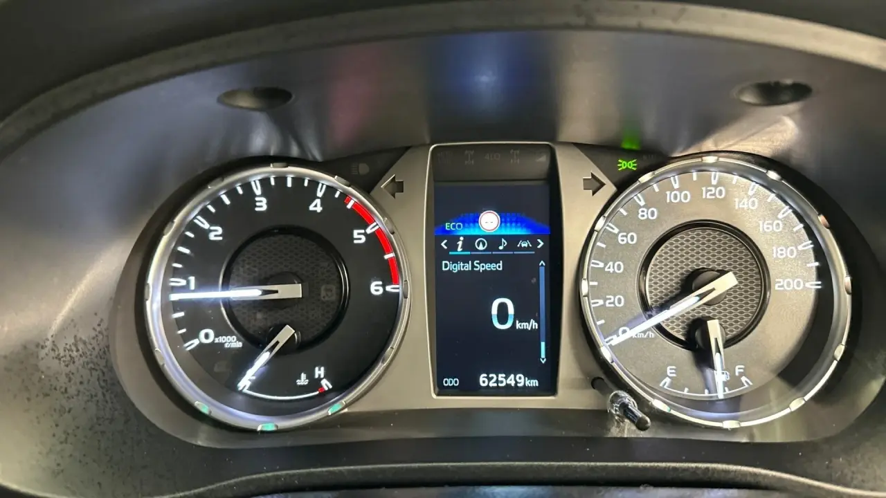 2022 Toyota Hilux Gallery Image 9