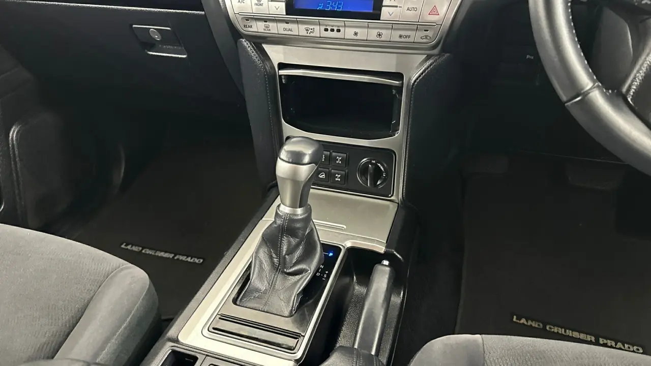 2017 Toyota Landcruiser Prado Gallery Image 15