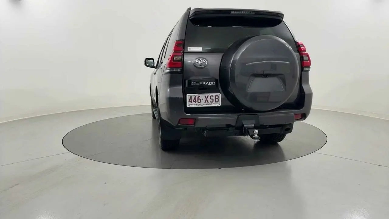 2017 Toyota Landcruiser Prado Gallery Image 4