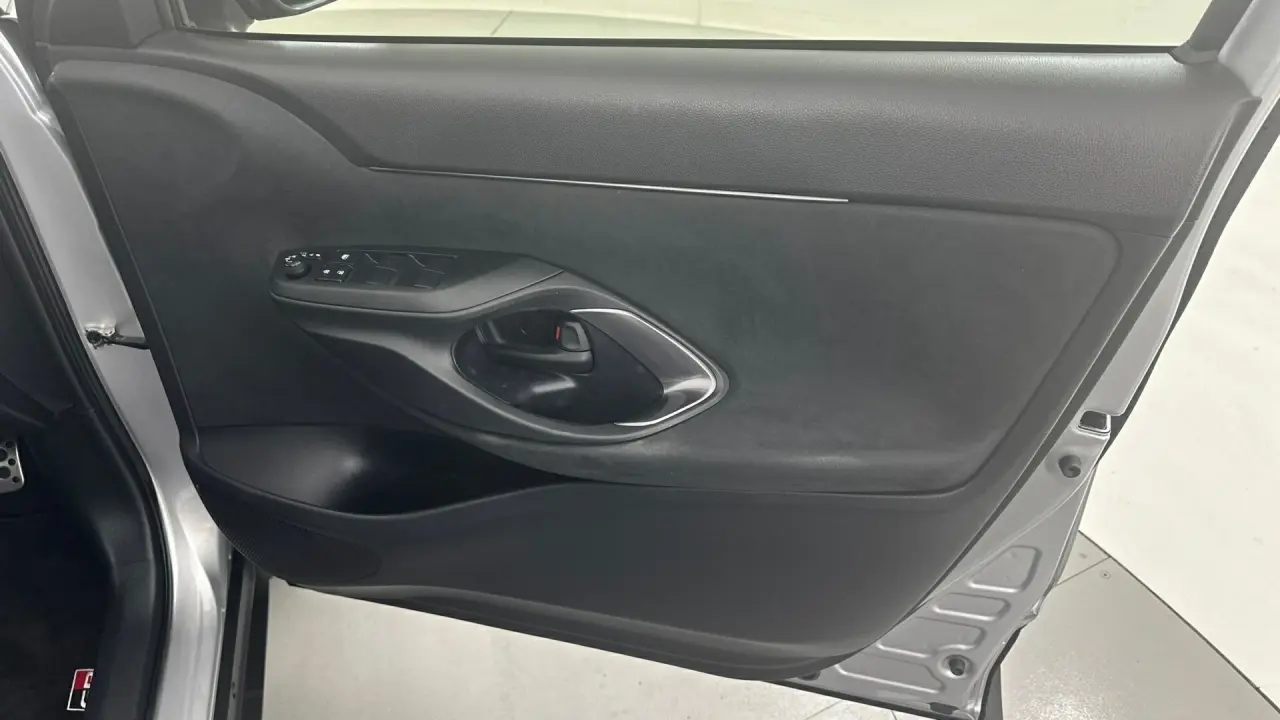 2022 Toyota Yaris Cross Gallery Image 16
