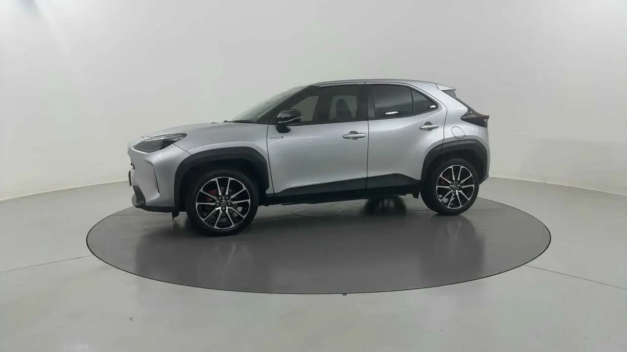 2022 Toyota Yaris Cross Gallery Image 2